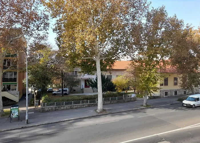 아파트 Pecs Central *